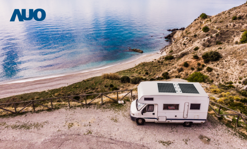 「可撓輕量化太陽光電板SunCurva」使用輕量特殊耐候型複合板取代傳統太陽能板的玻璃前板，不僅降低70%重量，每米平方僅3Kg；具有抗衝擊性能及通過電磁相容性測試，可應用於交通運輸工具，如露營車、遊艇等